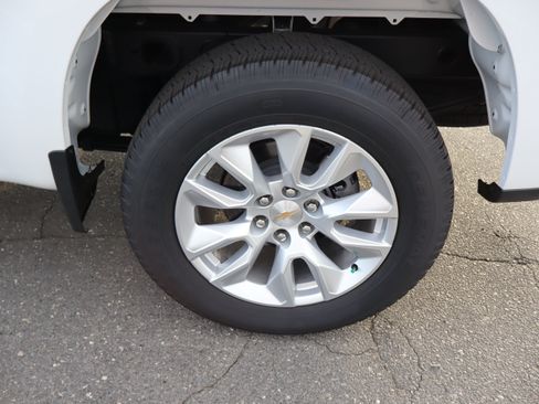 Used 2026 Chevrolet Silverado 1500 Custom AWD/4WD image 36