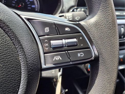 Used 2022 Kia Forte LXS FWD image 21