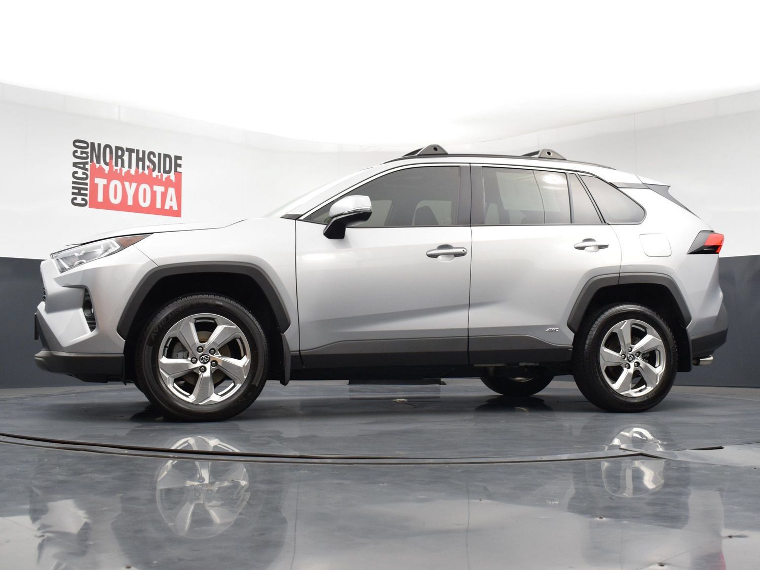 Used 2021 Toyota RAV4 XLE Premium AWD/4WD image 26