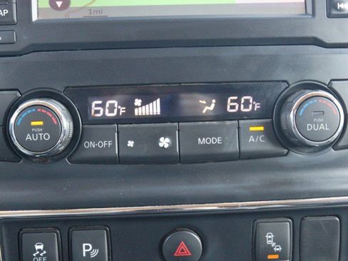 Used 2017 Nissan Titan PRO-4X AWD/4WD image 24