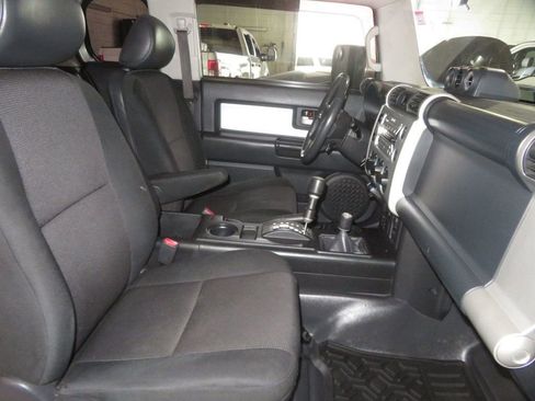 Used 2007 Toyota FJ Cruiser 4WD image 29
