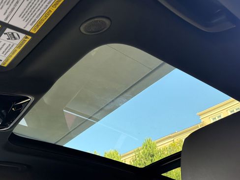 Certified 2026 Land Rover Range Rover Velar Dynamic SE AWD/4WD image 16