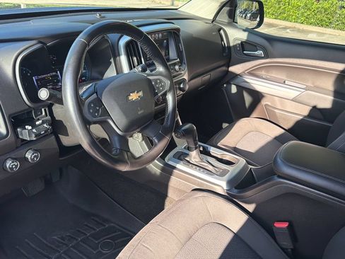Used 2017 Chevrolet Colorado LT w/ LT Convenience Package AWD/4WD image 6