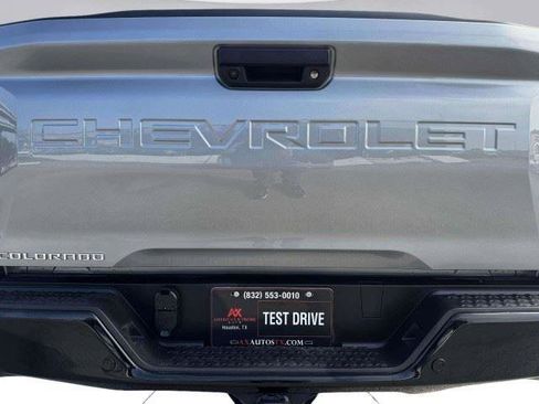 Used 2025 Chevrolet Colorado Z71 w/ Z71 Convenience Package 2 AWD/4WD image 19