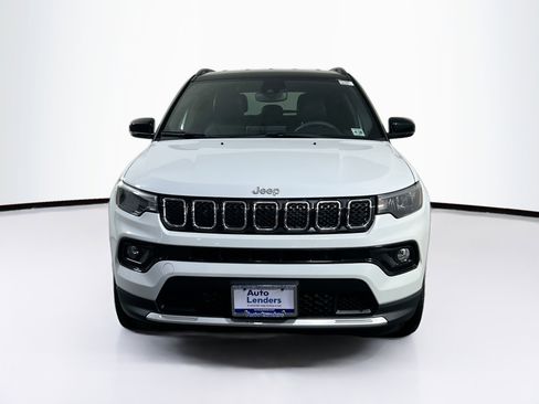 Used 2023 Jeep Compass Limited AWD/4WD image 2
