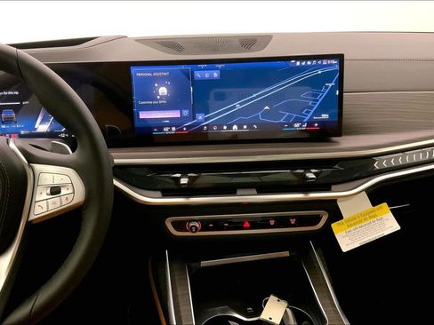 New 2026 BMW X7 xDrive40i w/ Premium Package image 5