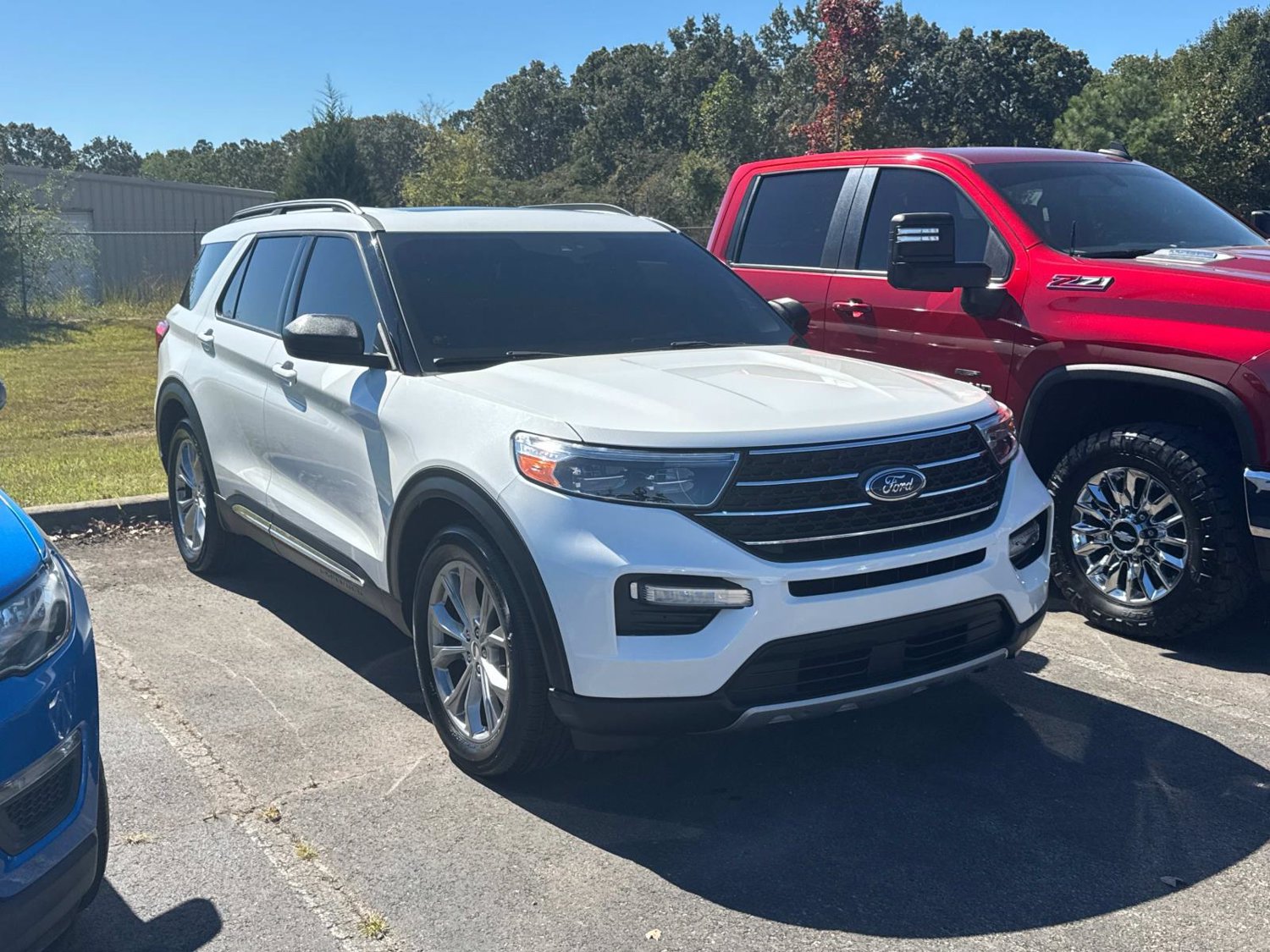 Used 2021 Ford Explorer XLT w/ Equipment Group 202A RWD image 2