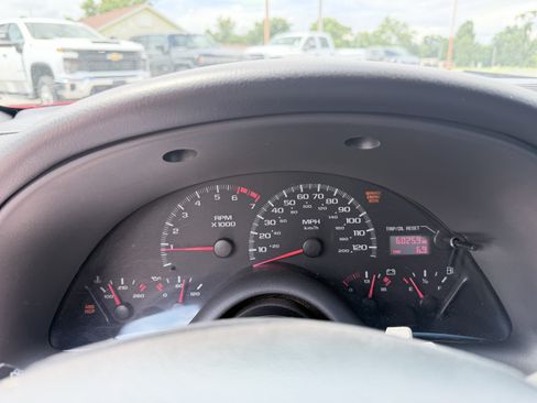 Used 2001 Chevrolet Camaro LT w/ Preferred Equipment Group 1 RWD image 6