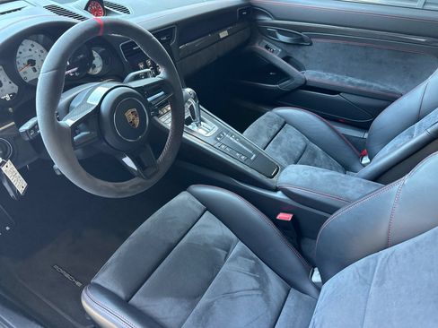 Used 2018 Porsche 911 GT2 RS RWD image 4