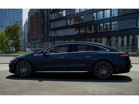 New 2022 Mercedes-Benz EQS 580 4MATIC Sedan image 32