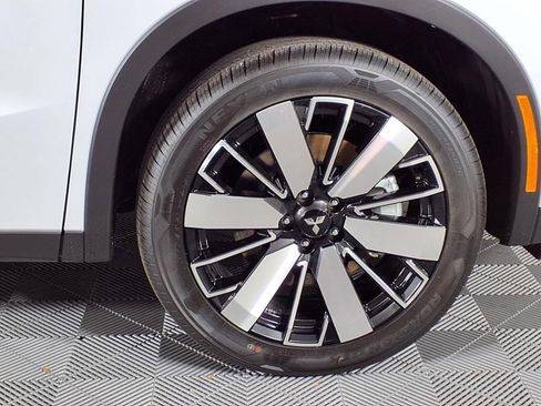 New 2025 Mitsubishi Outlander SE image 28