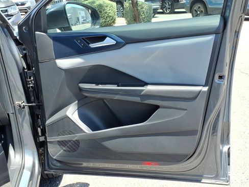 Certified 2023 Volkswagen Taos SE FWD image 14