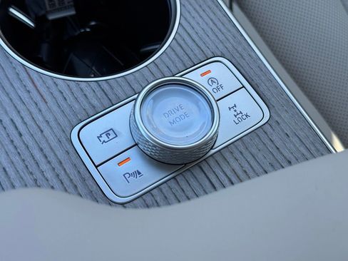 Used 2025 Genesis GV80 3.5T Prestige image 40