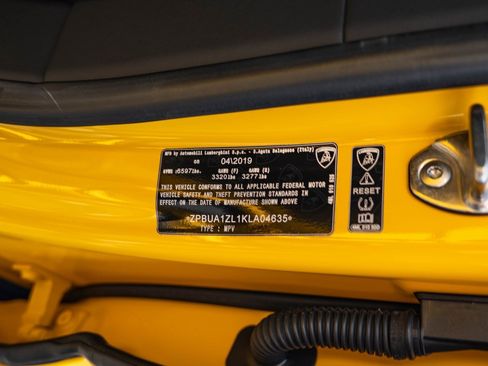 Used 2019 Lamborghini Urus image 46