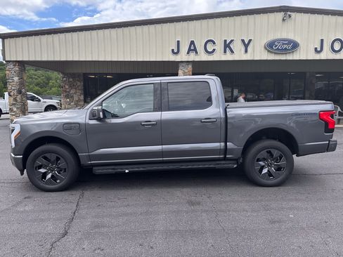 Used 2023 Ford F150 Lightning Lariat w/ Max Trailer Tow Package AWD/4WD image 1