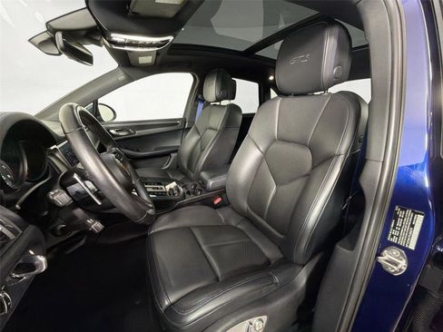 Certified 2023 Porsche Macan GTS w/ Premium Package Plus AWD/4WD image 5