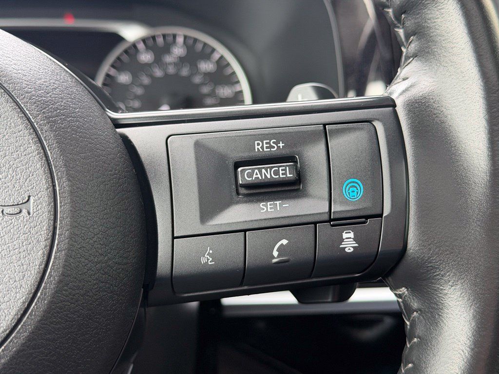 Used 2024 Nissan Pathfinder SV AWD/4WD image 19