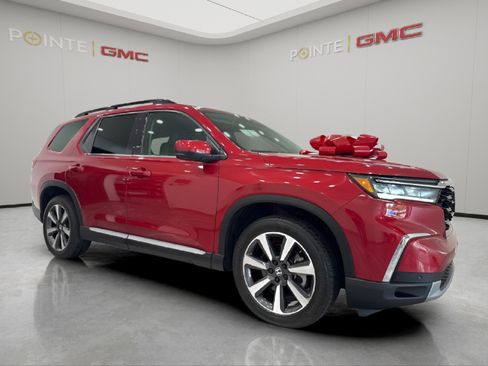 Used 2023 Honda Pilot Touring image 1