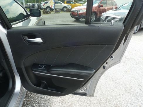 Used 2017 Dodge Charger SXT AWD/4WD image 28