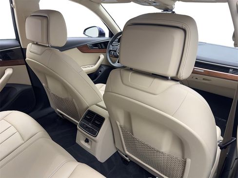 Used 2022 Audi A4 2.0T Premium w/ Convenience Package image 41