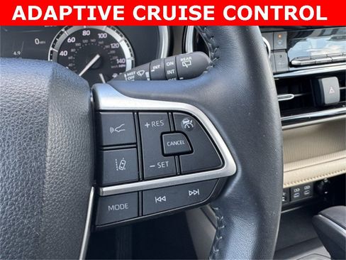 Certified 2022 Toyota Highlander XLE image 31