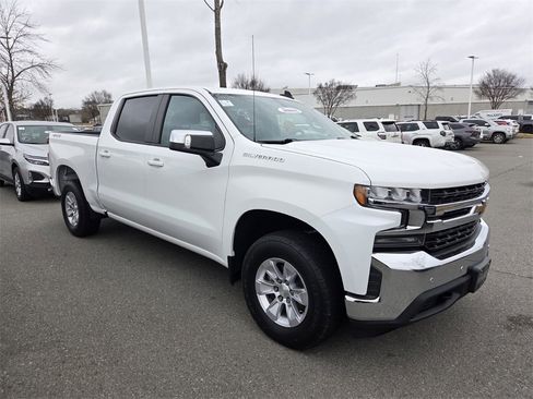 Used 2019 Chevrolet Silverado 1500 LT w/ Convenience Package image 2