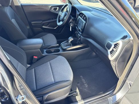 Used 2020 Kia Soul S image 28