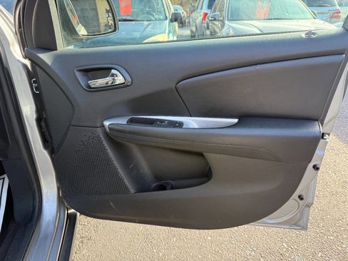 Used 2018 Dodge Journey SE w/ Connectivity Group image 32