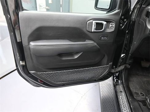 Used 2023 Jeep Wrangler Unlimited Sahara w/ Cold Weather Group image 17