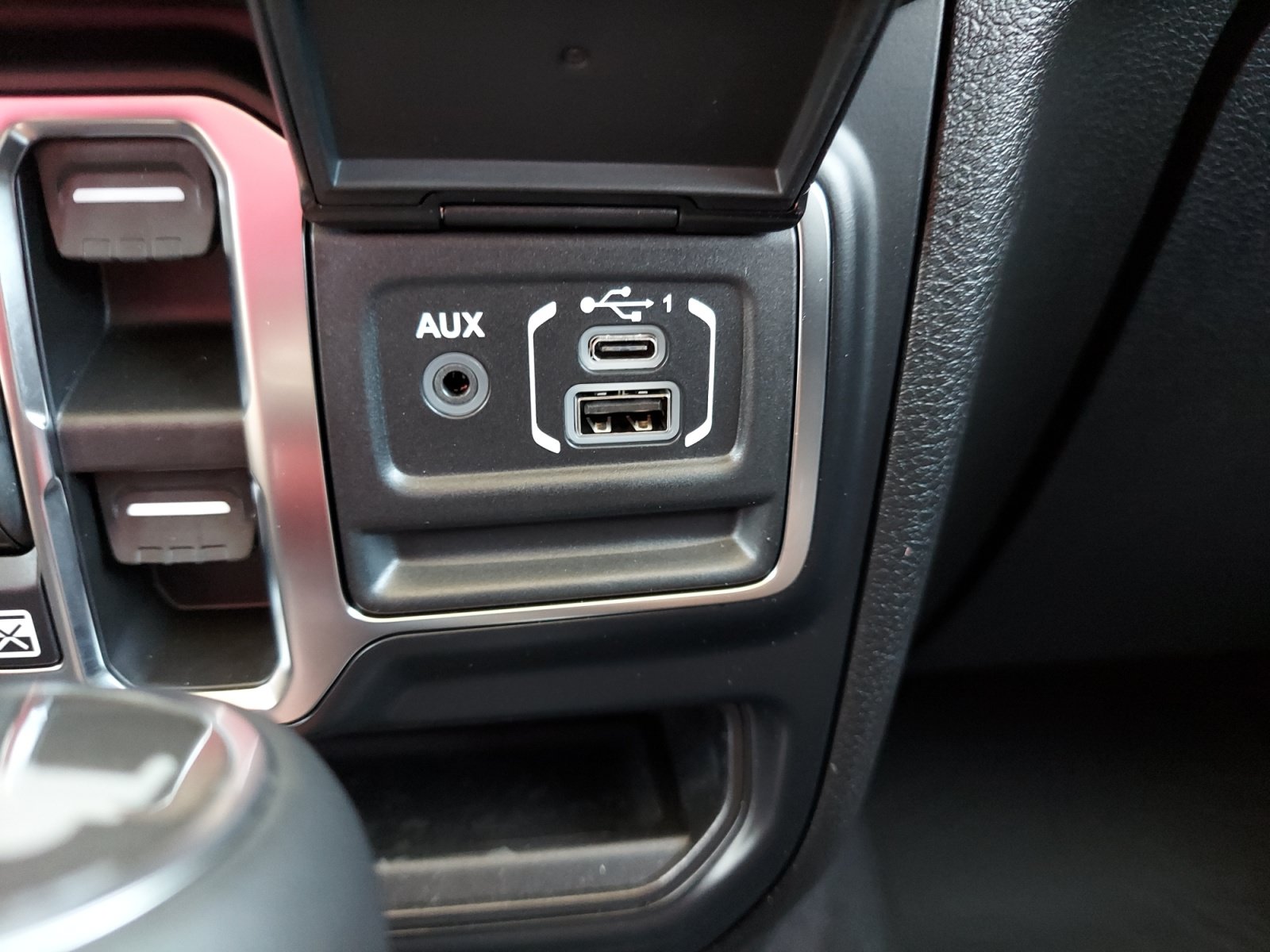 New 2026 Jeep Wrangler Unlimited Sahara AWD/4WD image 21
