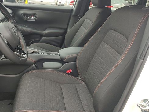 Used 2025 Honda HR-V Sport image 2