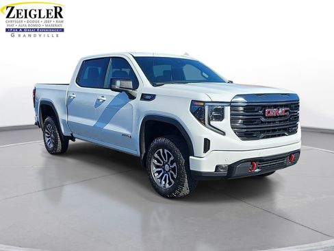 Used 2023 GMC Sierra 1500 AT4 w/ AT4 Premium Package image 3
