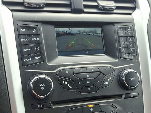 Used 2016 Ford Fusion SE w/ Equipment Group 201A FWD image 18