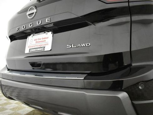 Certified 2025 Nissan Rogue SL AWD/4WD image 43