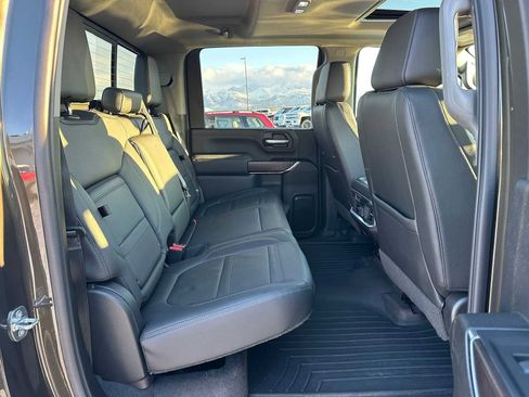 Used 2022 GMC Sierra 2500 Denali w/ Denali Ultimate Package image 12