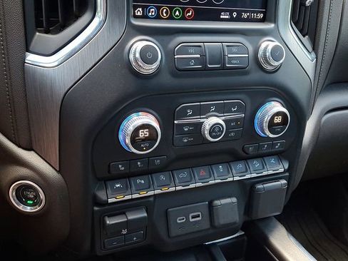 Used 2019 GMC Sierra 1500 Denali w/ Denali Ultimate Package AWD/4WD image 16