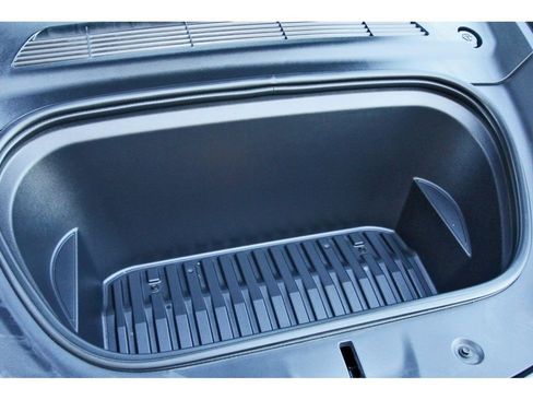 Used 2023 Tesla Model Y Performance image 28