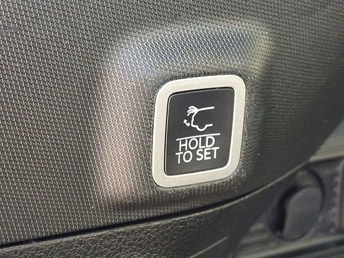 Used 2024 Jeep Grand Cherokee Limited image 33