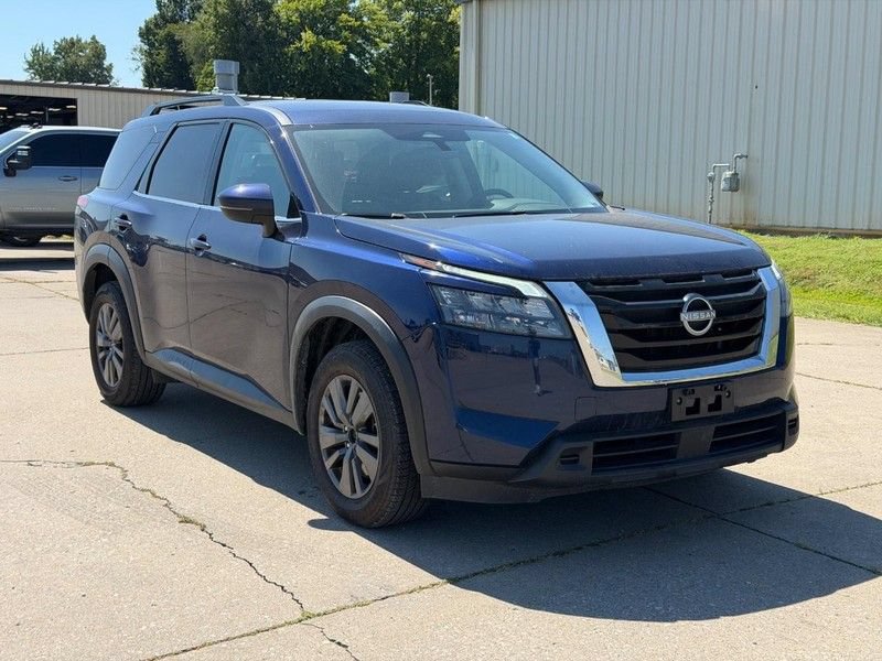 Used 2024 Nissan Pathfinder SV FWD image 1