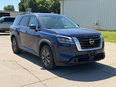 Used 2024 Nissan Pathfinder SV