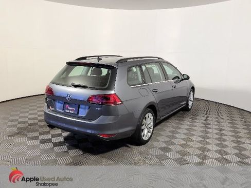 Used 2017 Volkswagen Golf SE FWD image 5