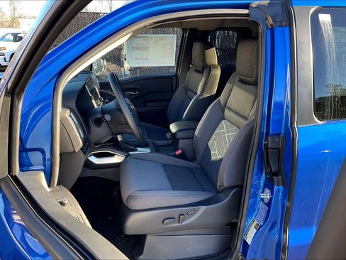 Used 2025 Nissan Frontier SV image 20