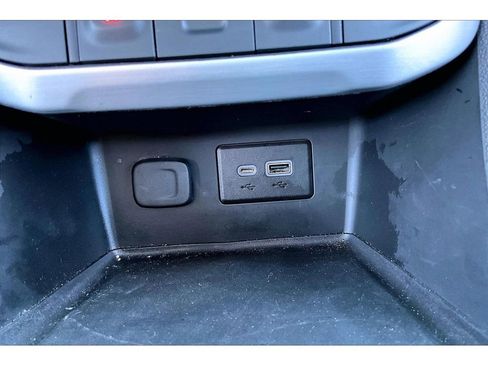 Used 2023 GMC Acadia SLE w/ Driver Convenience Package image 15