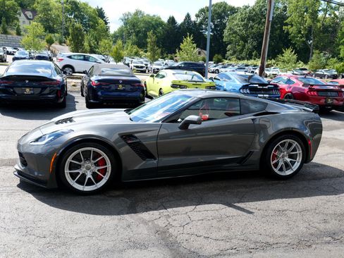 Used 2015 Chevrolet Corvette Z06 w/ Z07 Performance Package image 9