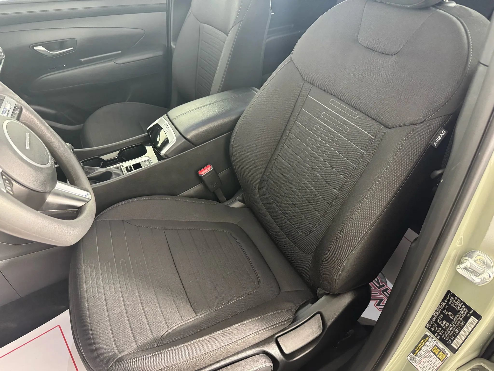 Used 2025 Hyundai Santa Cruz SE AWD/4WD image 30