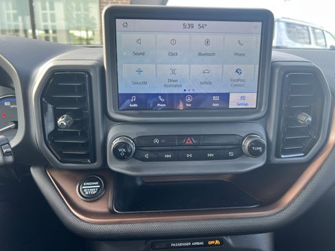 Used 2024 Ford Bronco Sport Outer Banks w/ Tech Package AWD/4WD image 18