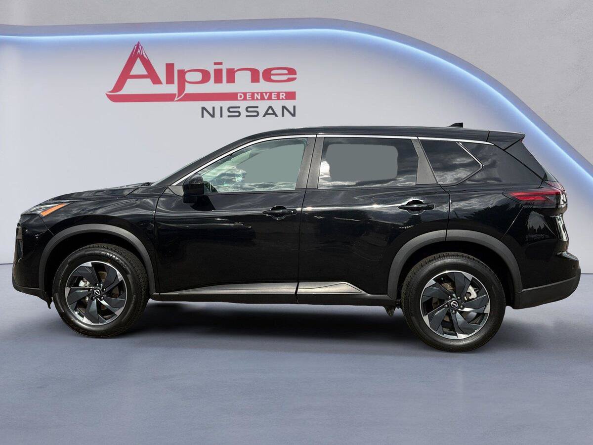 Used 2024 Nissan Rogue SV AWD/4WD image 2