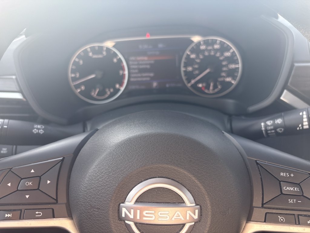 Used 2024 Nissan Altima 2.5 SV AWD/4WD image 18