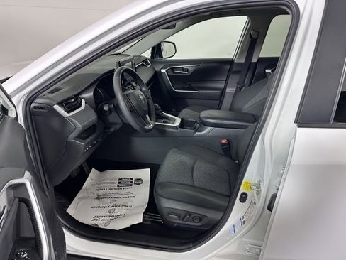 Used 2022 Toyota RAV4 XLE image 19