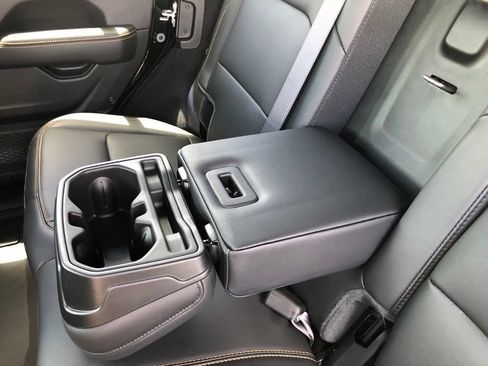 New 2025 Jeep Wrangler Unlimited Sahara w/ Safety Group AWD/4WD image 39